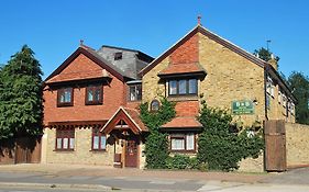 Oakwood Bed And Breakfast Heathrow 2*